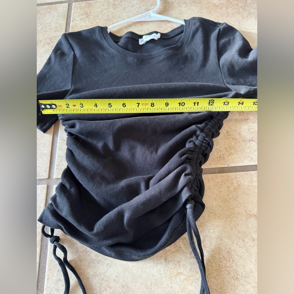 Good American Black Short Sleeve Ruched Tee - Picture 5 of 6